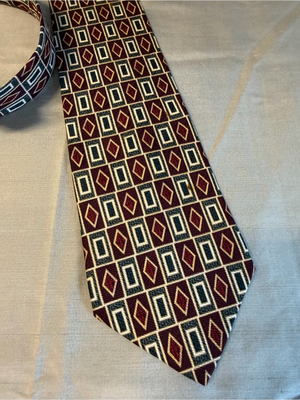 100% Silk Men's Geometric Burgundy and Black Silk Tie